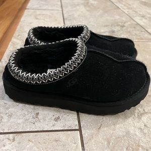 Ugg Tasman slippers